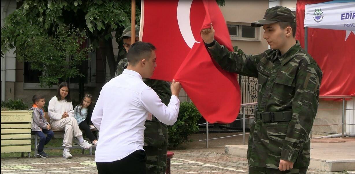 Temsili askerlik töreninde duygu dolu anlar 2 temsili askerlik toreninde duygu dolu anlar eaeee1d57e21