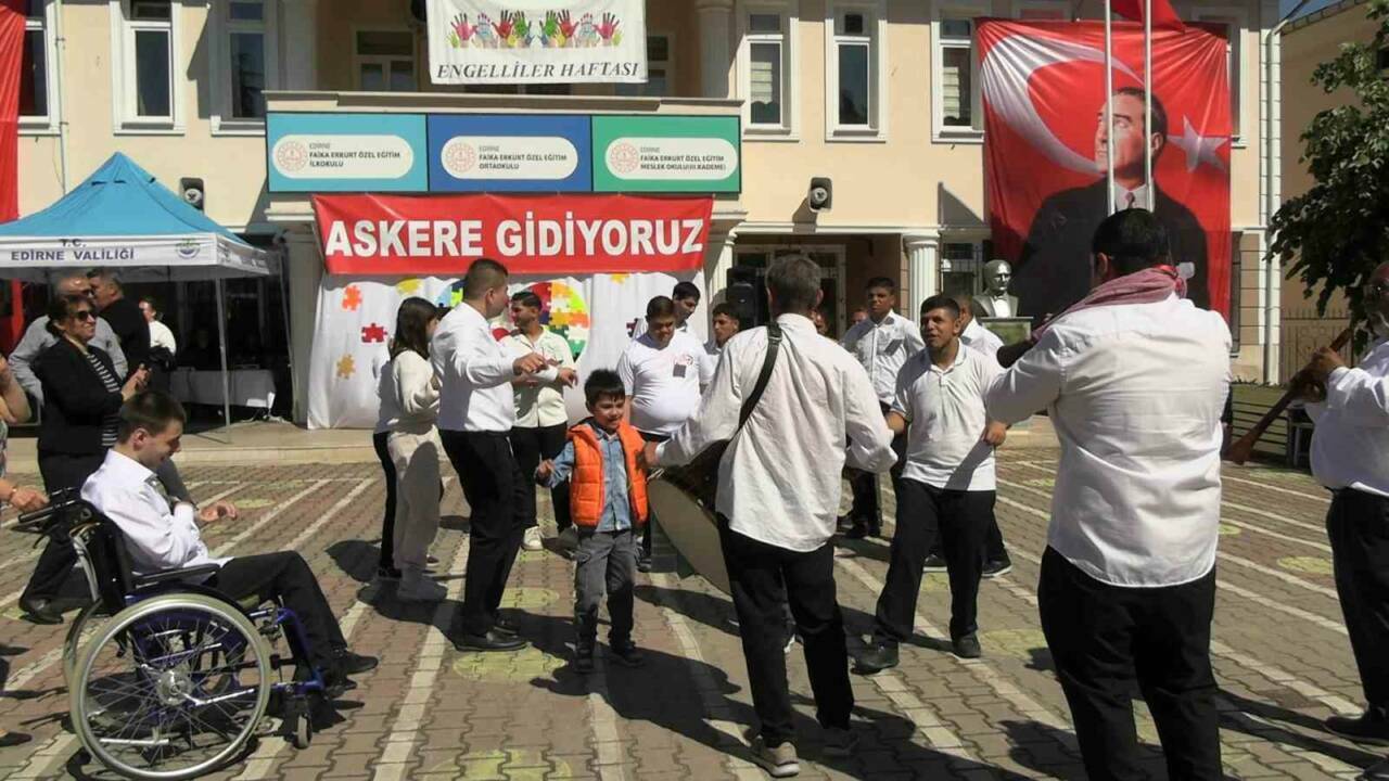 Temsili askerlik töreninde duygu dolu anlar 3 temsili askerlik toreninde duygu dolu anlar f0b58fba4c2b