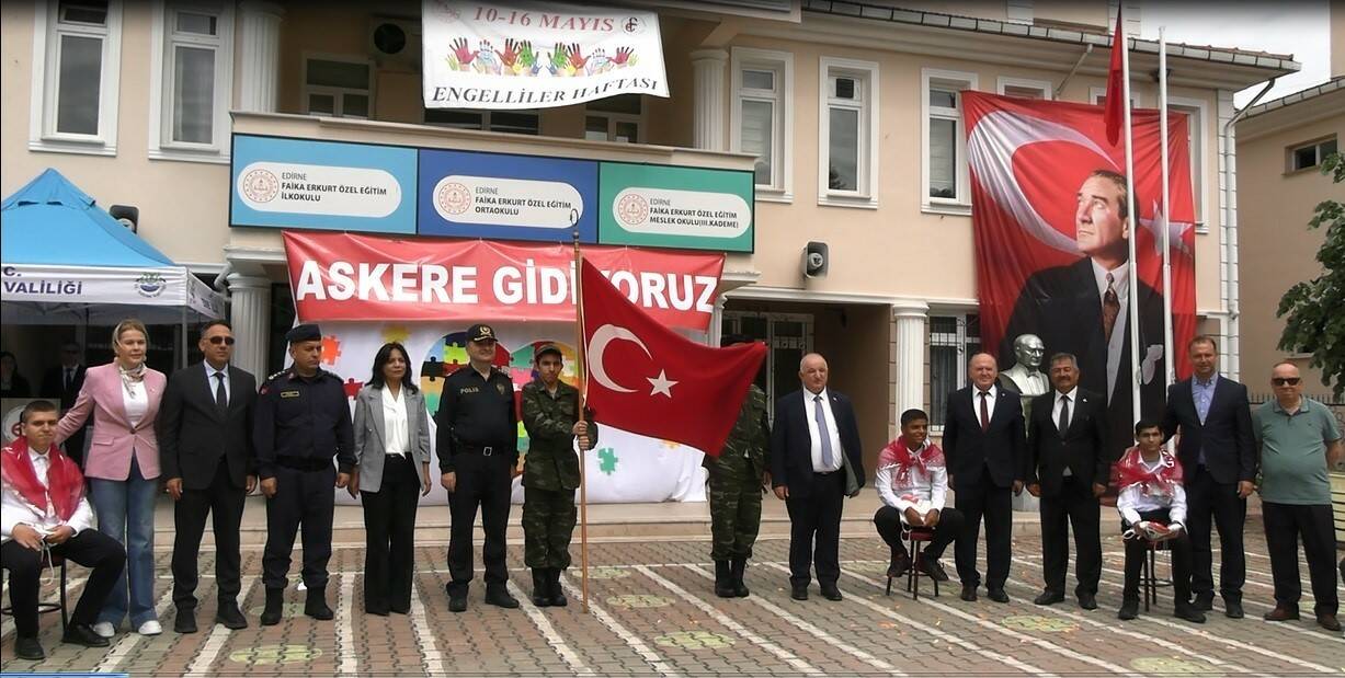 Temsili askerlik töreninde duygu dolu anlar 1 temsili askerlik toreninde duygu dolu anlar fb608a961b4f