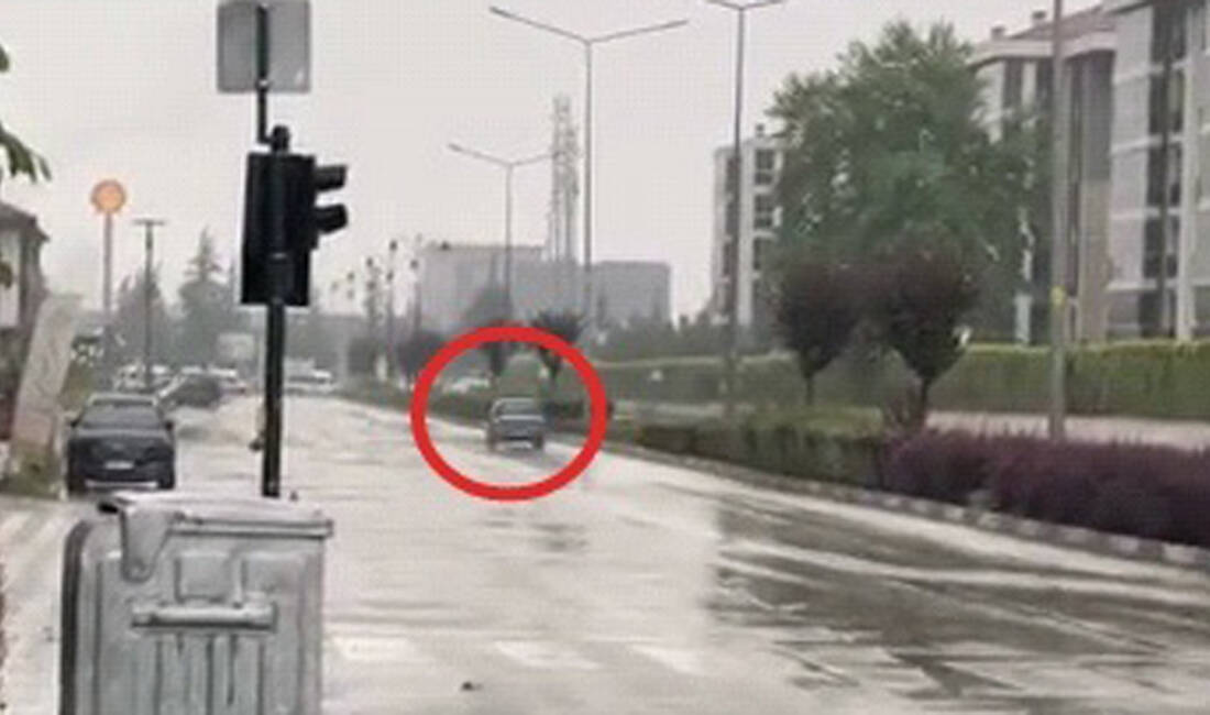 Bursa’nın İnegöl ilçesinde, çevre yolunda yaklaşık 3 kilometre boyunca ters