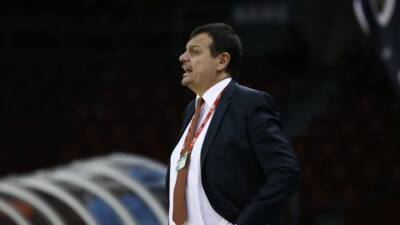 Panathinaikos Başantrenörü Ergin Ataman, Hapoel IBI Başkanı Ofer Yannay'ın kendisi