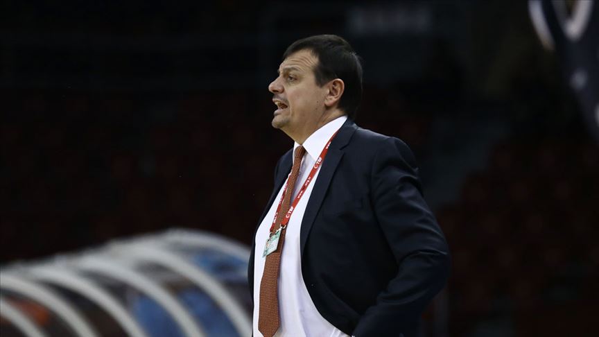 Panathinaikos Başantrenörü Ergin Ataman, Hapoel IBI Başkanı Ofer Yannay'ın kendisi