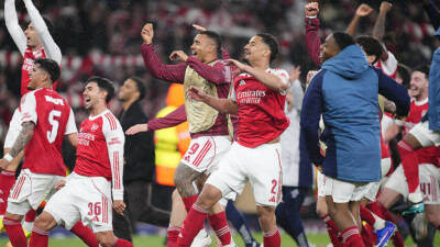 İngiltere Premier Lig'de lider Arsenal, en yakın takipçisi Manchester City'nin