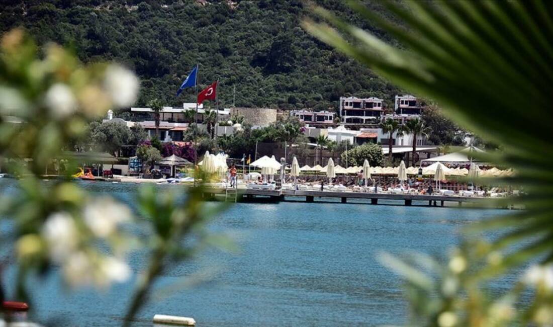 Antalya'da turizm sektörü temsilcileri, sezonun ilk aylarında beklentilerin altında seyreden