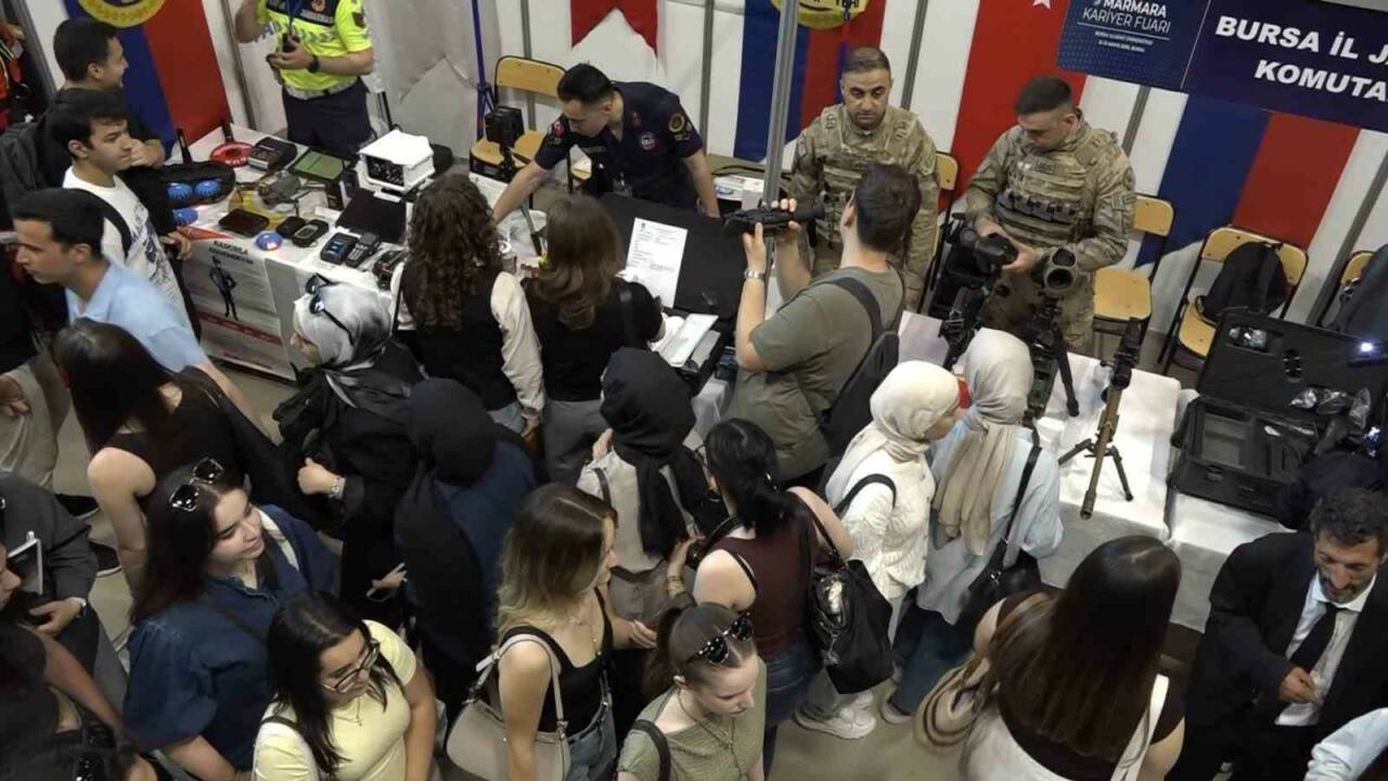 Uludağ Kariyer Fuarı’nda jandarma rüzgarı! 4 uludag kariyer fuarinda jandarma ruzgari e98e7377ce7f