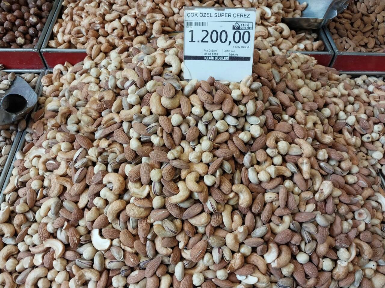 Bursa'da bayram ziyaretlerinin vazgeçilmezleri! İşte şeker, lokum, kuruyemiş ve kahve fiyatları... 5 whatsapp image 2026 05 18 at 134353