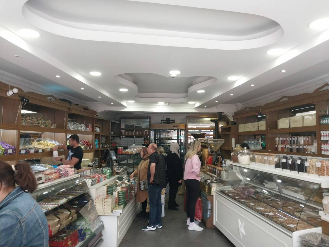 Bursa'da bayram ziyaretlerinin vazgeçilmezleri! İşte şeker, lokum, kuruyemiş ve kahve fiyatları... 2 whatsapp image 2026 05 18 at 134357