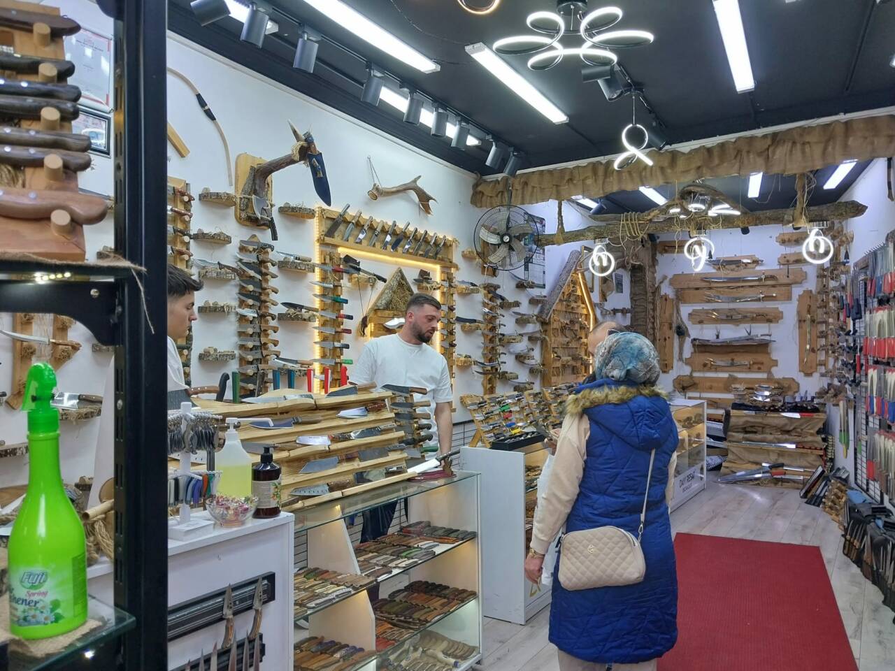 Bursa'da kurban bıçağı ne kadar! İşte tarihi çarşıdaki '1 numara'nın fiyatı... 4 whatsapp image 2026 05 18 at 143202