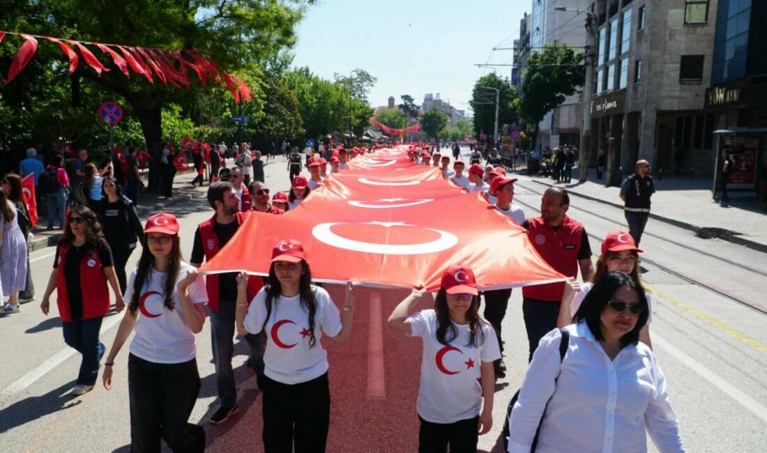Bursa’da 19 Mayıs Coşkusu! İşte kutlamalardan renkli görüntüler… Bursa'da 19 Mayıs Atatürk'ü Anma, Gençlik ve Spor Bayramı büyük