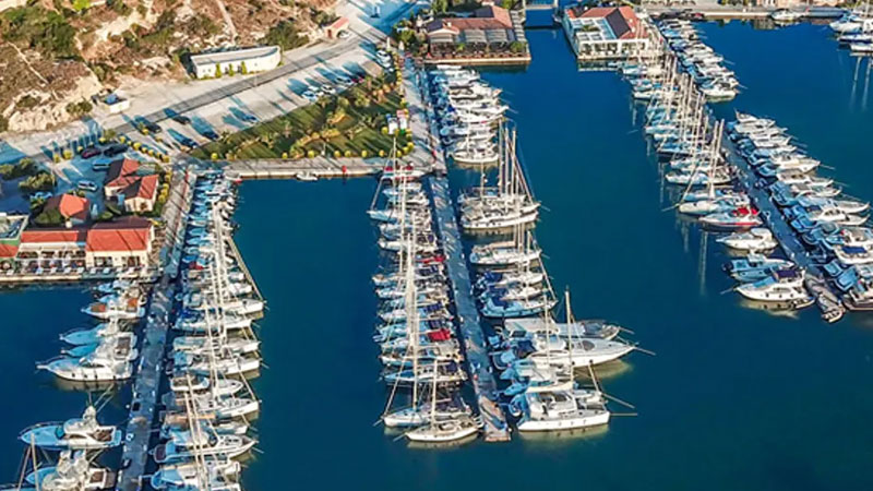 Alaçatı’nın meşhur marinasına konkordato Alaçatı'da faaliyet gösteren Filoğlu Grup bünyesindeki MarinAlaçatı'ya geçici konkordato mühleti