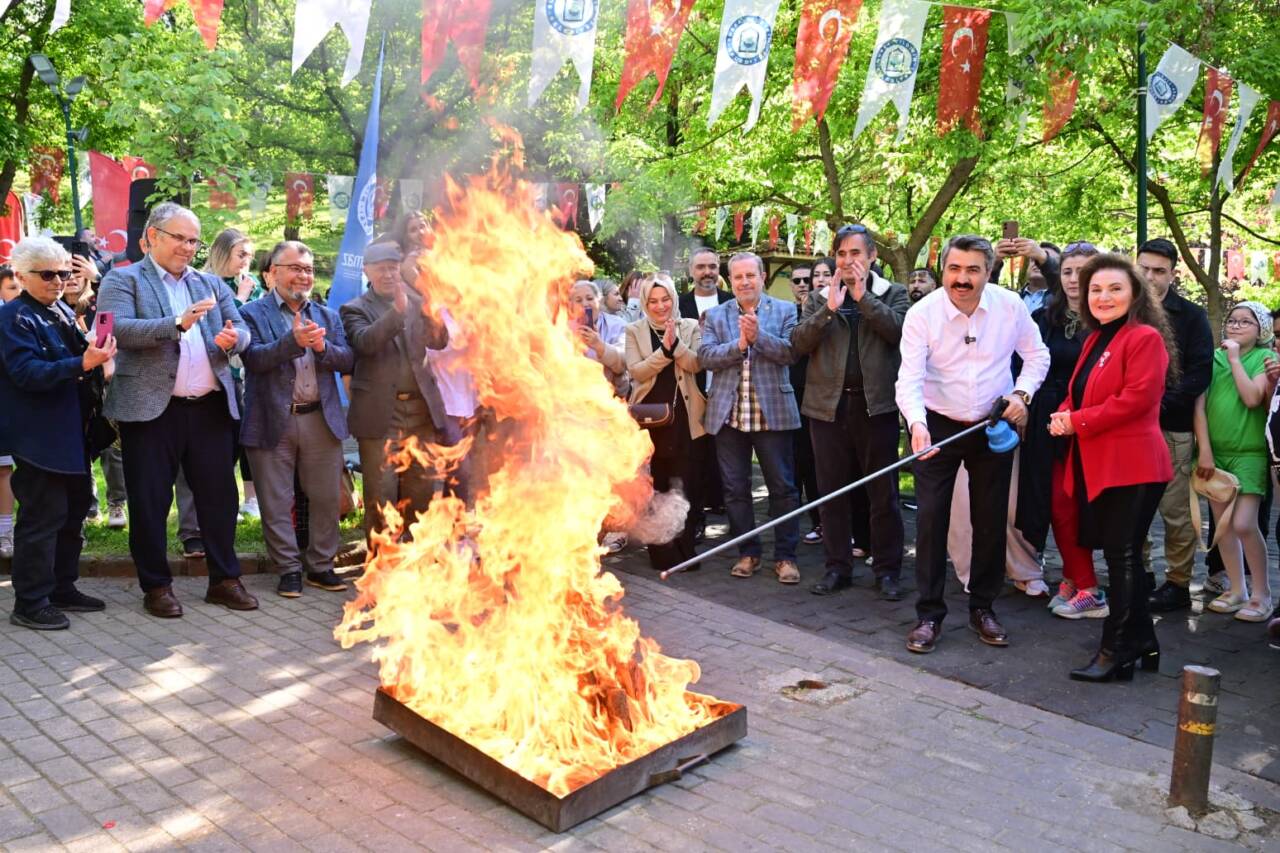 Fwd: [BASIN BÜLTENİ- FOTOĞRAFLI] YILDIRIM’DA HIDIRELLEZ COŞKUSU