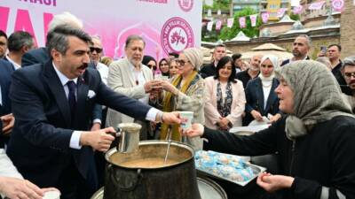 Yıldırım Belediyesi tarafından düzenlenen Erguvan Bayramı sona erdi. Üç gün