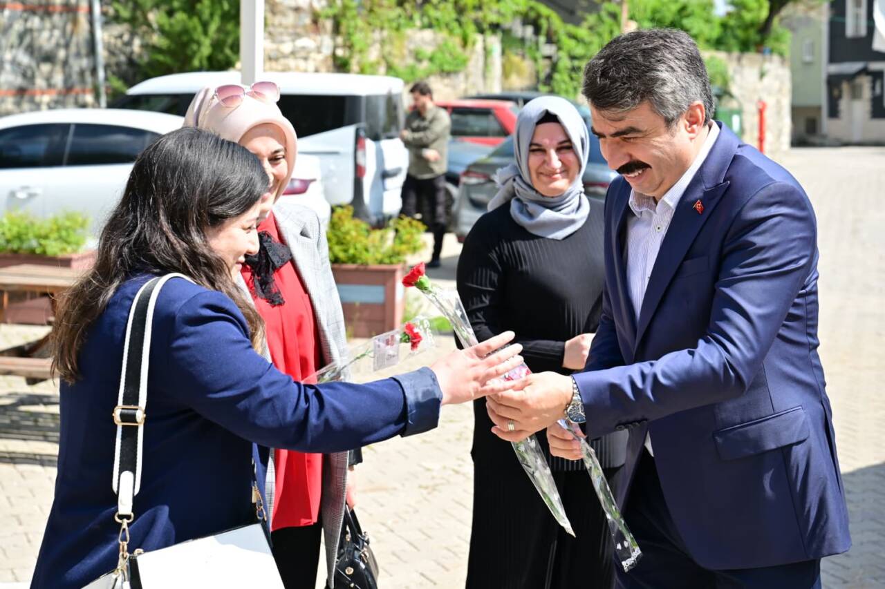 Başkan Oktay Yılmaz, annelerle bir araya geldi 1 yb 4 1