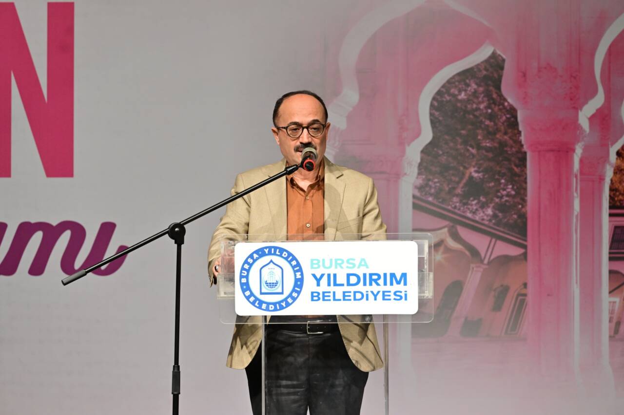 Bursa’da Erguvan coşkusu sona erdi 17 Yıldırım’da Erguvan Bayramı coşkusu sona erdi
