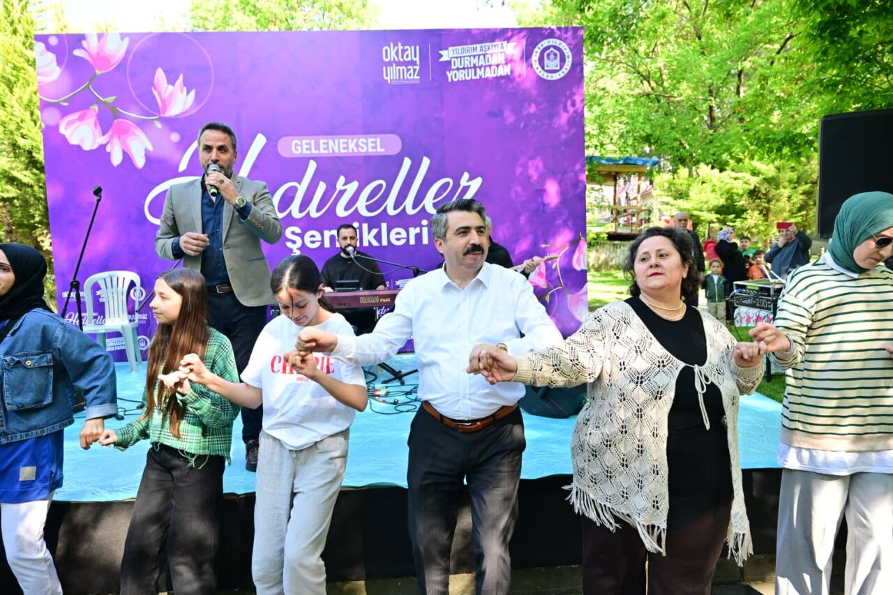 Bursa Yıldırım'da Hıdırellez coşkusu 3 Bursa Yıldırım'da Hıdırellez coşkusu