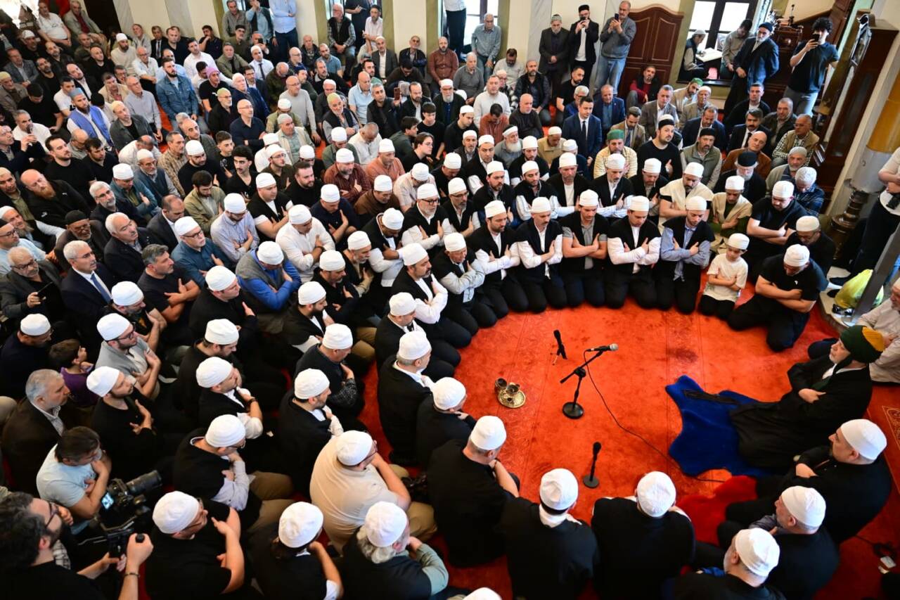 Bursa’da Erguvan coşkusu sona erdi 13 Yıldırım’da Erguvan Bayramı coşkusu sona erdi
