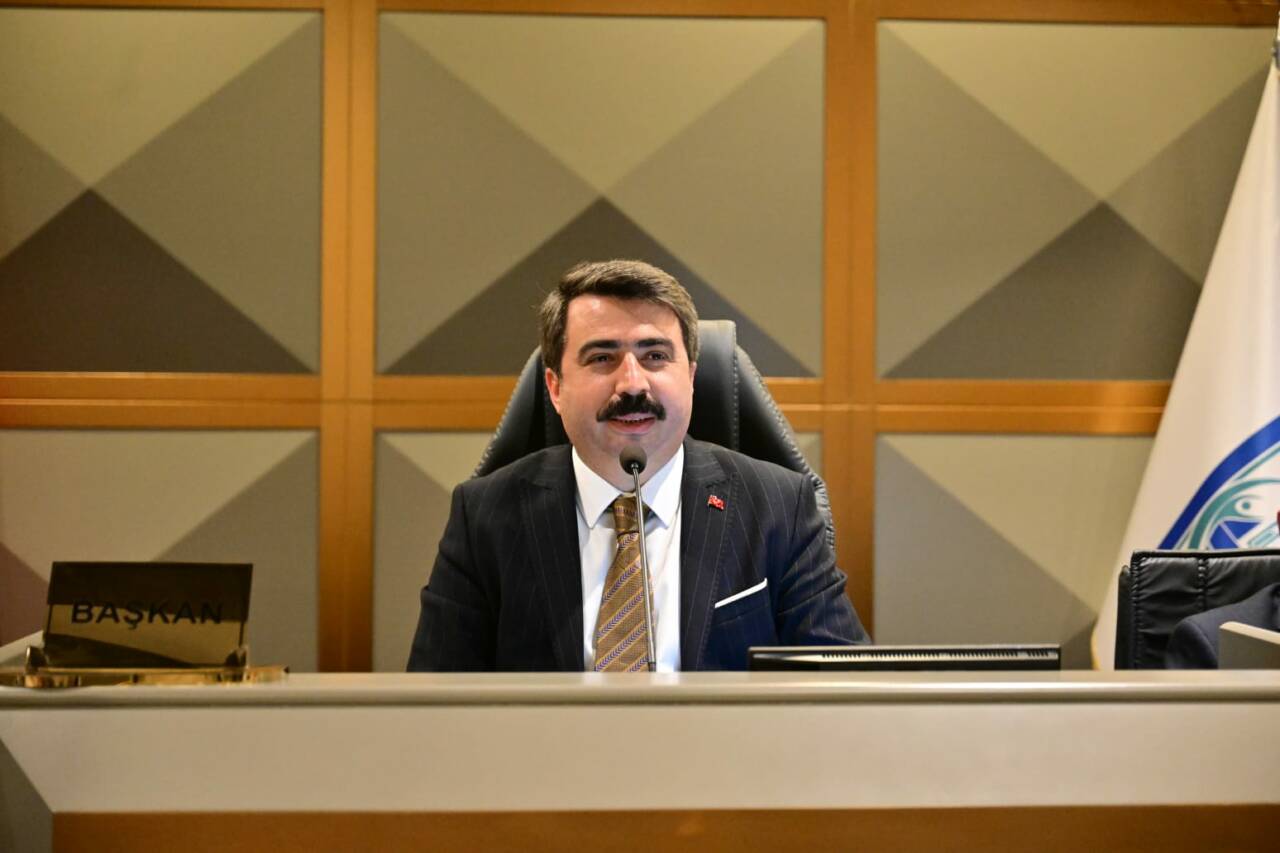 Başkan Oktay Yılmaz, belediye personeliyle bayramlaştı 7 Başkan Oktay Yılmaz, belediye personeliyle bayramlaştı