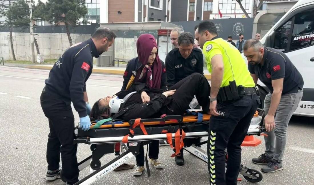 Yer: Bursa… Yolun karşısına geçerken… Bursa'da yolun karşısına geçmek isterken otomobilin çarptığı D.A. isimli kadın