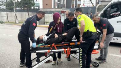 Bursa'da yolun karşısına geçmek isterken otomobilin çarptığı D.A. isimli kadın