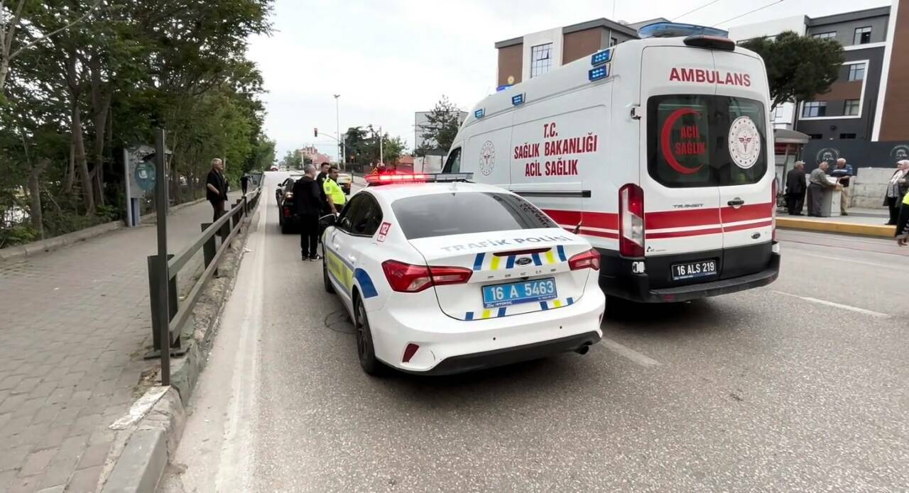 Yer: Bursa... Yolun karşısına geçerken... 6 yer bursa yolun karsisina gecerken d91b3d31b21c