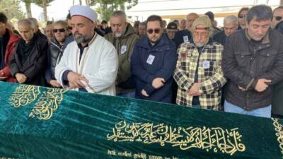 Bir süredir diyaliz tedavisi gören 79 yaşındaki Türk pop müziği