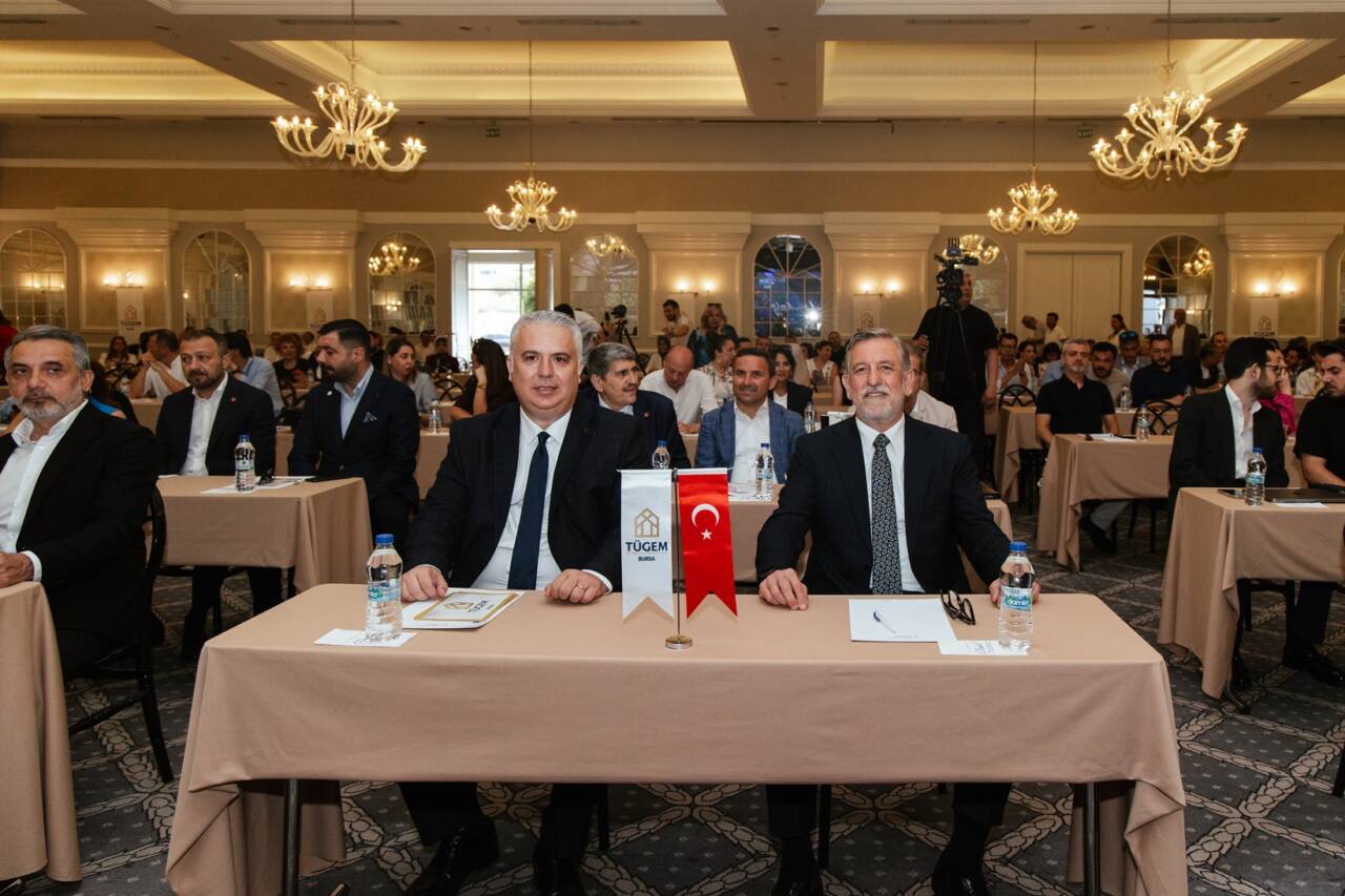 Bursa’nın geleceği masaya yatırıldı: Burkay’dan kritik açıklamalar 5 BTSO Yönetim Kurulu Başkanı Burkay TÜGEM Bursa Üyeleriyle Buluştu