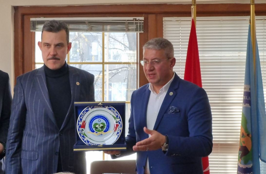 1 yazi icin tunaboylular ve deliormanlilar dernegi baskani suleyman uilusoy ve dr mustafa esgin374868w9zun