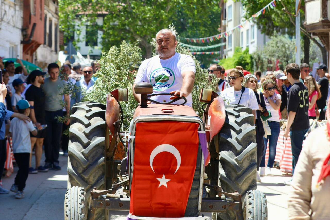 BASIN BÜLTENİ- GÖRÜNTÜLÜ-ZEYTİNİN EVİNDE FESTİVAL COŞKUSU