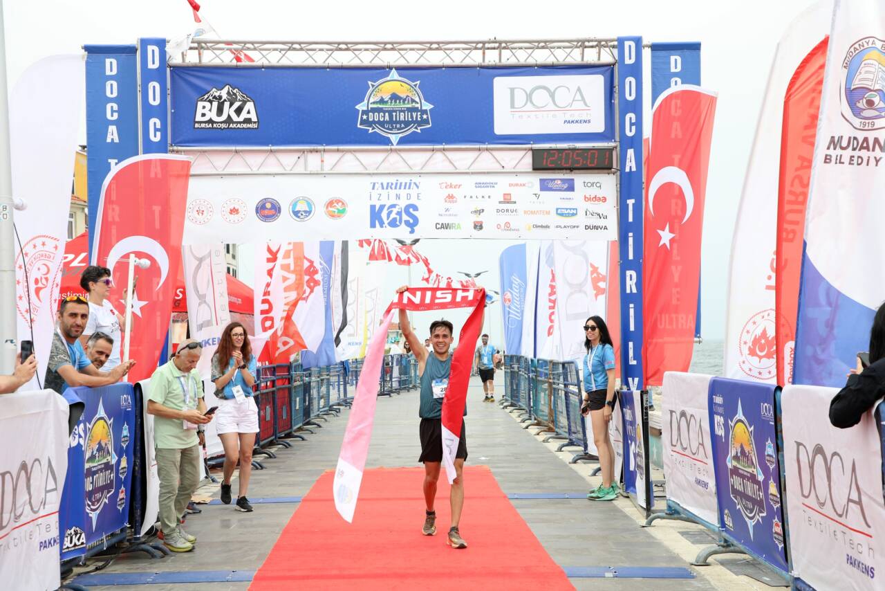 Bursa'nın turistik mahallesinde tarihi koşu! 15 Bursa'nın turistik mahallesinde tarihi koşu!