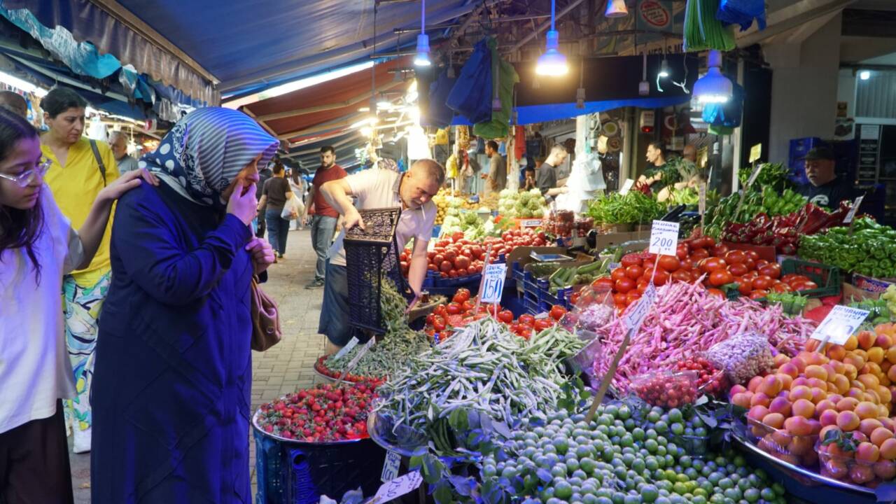Bursa'da pazar tezgahlarına yaz geldi! İşte en pahalı ve en ucuz ürünler... 3 251824f5 ff07 40e4 b7ed 8e8d2e239aed