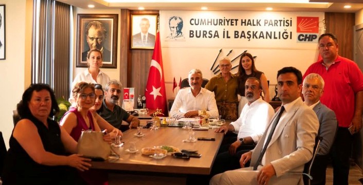 CHP Bursa İl binasında neler oluyor? Olay Gazetesi Yazarı Ahmet Emin Yılmaz, CHP Bursa il yönetiminde
