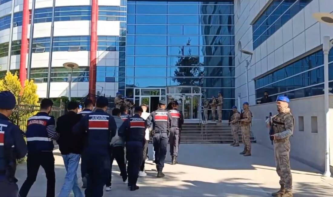 34 ilde operasyon: 159 tutuklama Jandarma tarafından 34 ilde düzenlenen "nitelikli dolandırıcılık ve yasa dışı