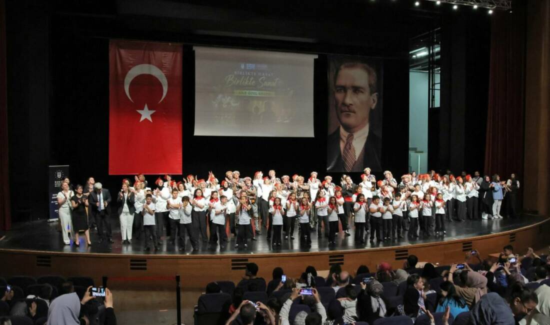 Bursa Büyükşehir Belediyesi tarafından "Birlikte Hayat, Birlikte Sanat’’ temasıyla düzenlenen