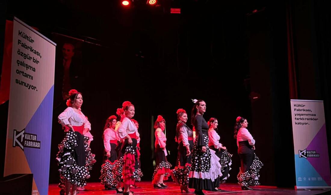 Bursa’da sanat dolu final! Aylar süren emekler sahnede buluştu Bursa Büyükşehir Belediyesi'nin Kültür Fabrikası projesi kapsamında, 300 kişinin katıldığı