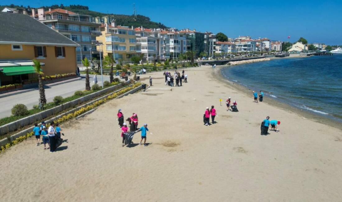 Bursa Büyükşehir temiz çevre için çalışıyor Bursa Büyükşehir Belediyesi, Çevre Haftası kapsamında düzenlediği etkinliklerle doğayla uyumlu,