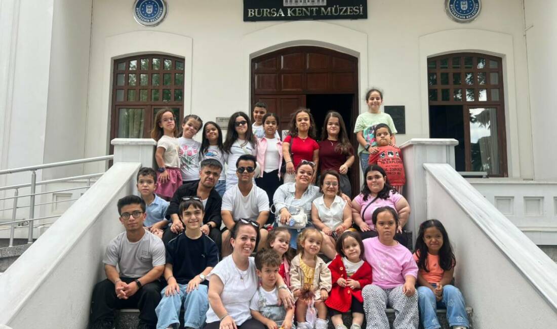 Akondroplazi bireyler Bursa’yı gezdi Bursa Büyükşehir Belediyesi, engelli bireylerin toplumsal yaşama tam ve etkin
