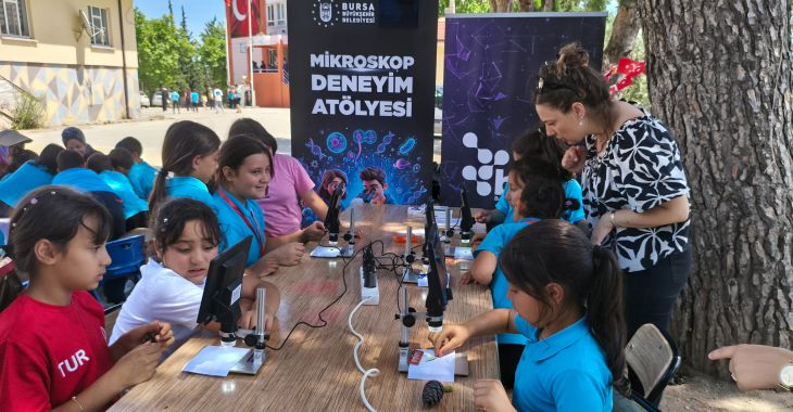 Bursa’da köy okullarında bilimsel yolculuk! Bursa Büyükşehir Belediyesi, Milli Eğitim Bakanlığı’na bağlı köy okullarında düzenlenen