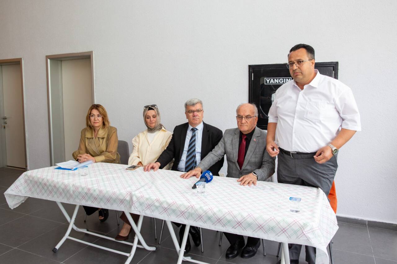 Bursa'da şehit ve gazi babalarına anlamlı ziyaret 2 37307mtzhmzc4mj1