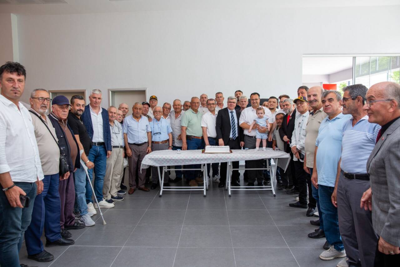 Bursa'da şehit ve gazi babalarına anlamlı ziyaret 4 37307mtzhmzc4mj4