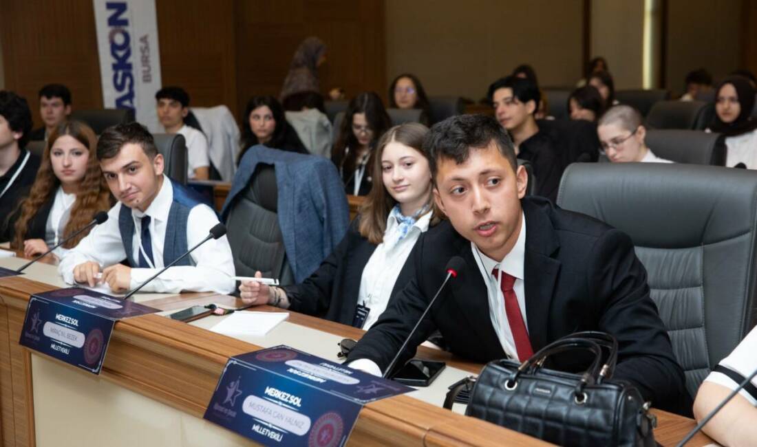 Gençlerin sesi Bursa’dan yükseldi Bursa Büyükşehir Belediyesi, Öğrenci ve Çocuk Hakları Derneği (OHAKDER) ile