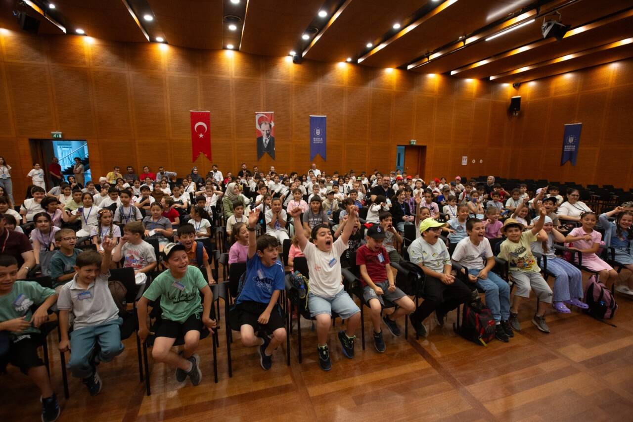 Bursa'da çocuklar sokak oyunlarıyla doyasıya eğlendi! 9 37326mtzhm2jkyj9