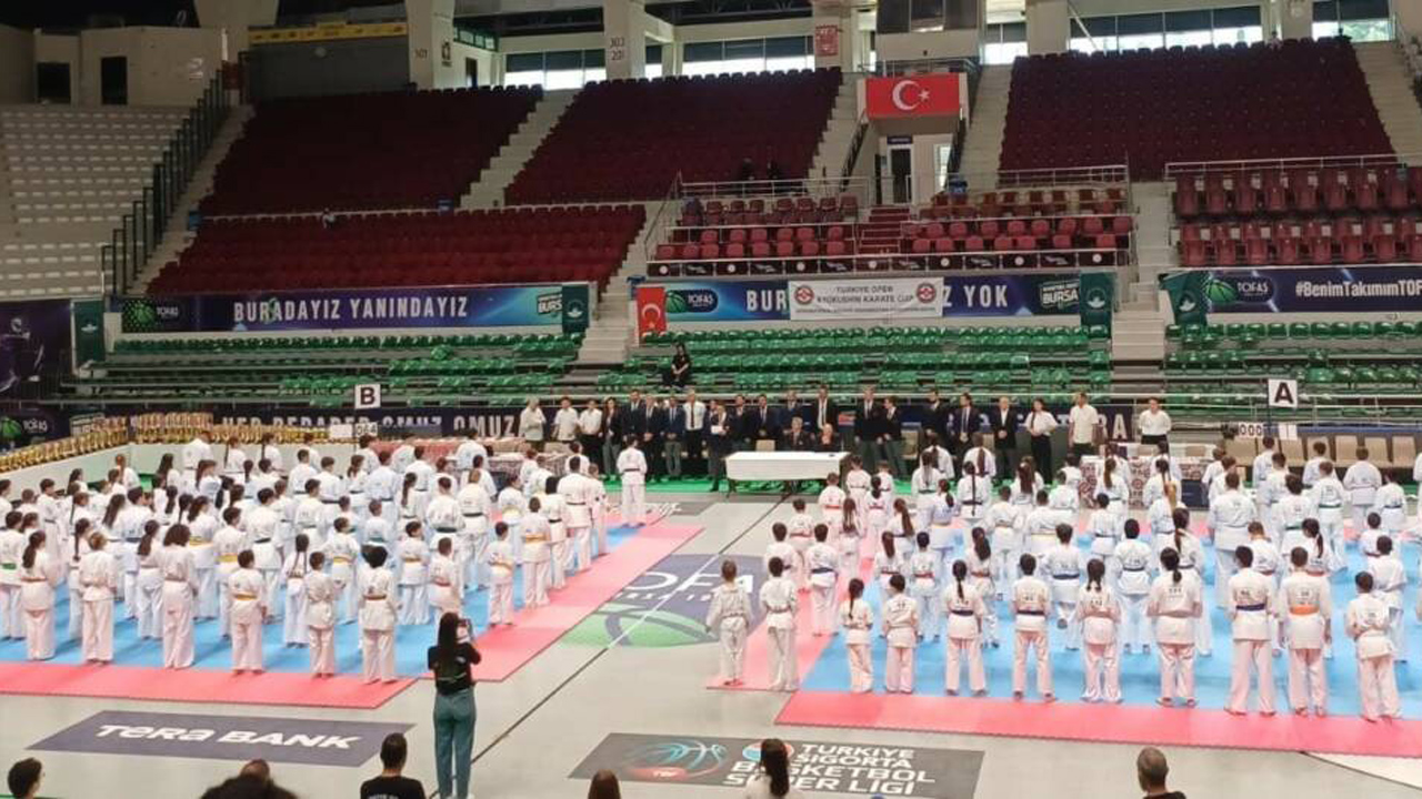 4 ülkeden gelen 180 sporcu Bursa’da buluştu 4 4 ulkeden gelen 180 sporcu bursada bulustufb180ca13c97