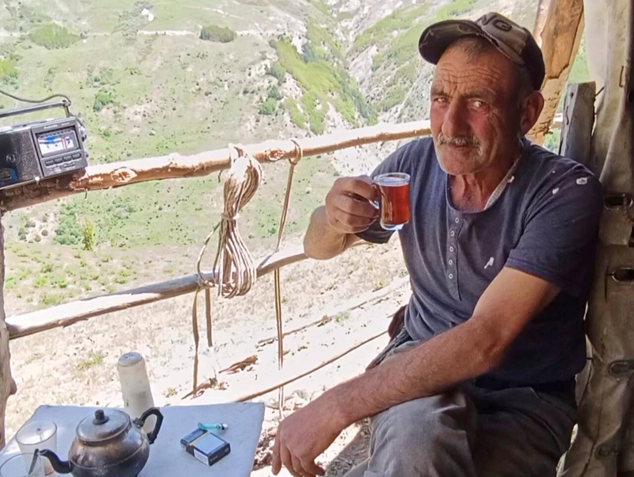 40 yıldır dağda tek başına yaşıyor 6 40 yildir dagda tek basina yasiyor 4dd79e17463c