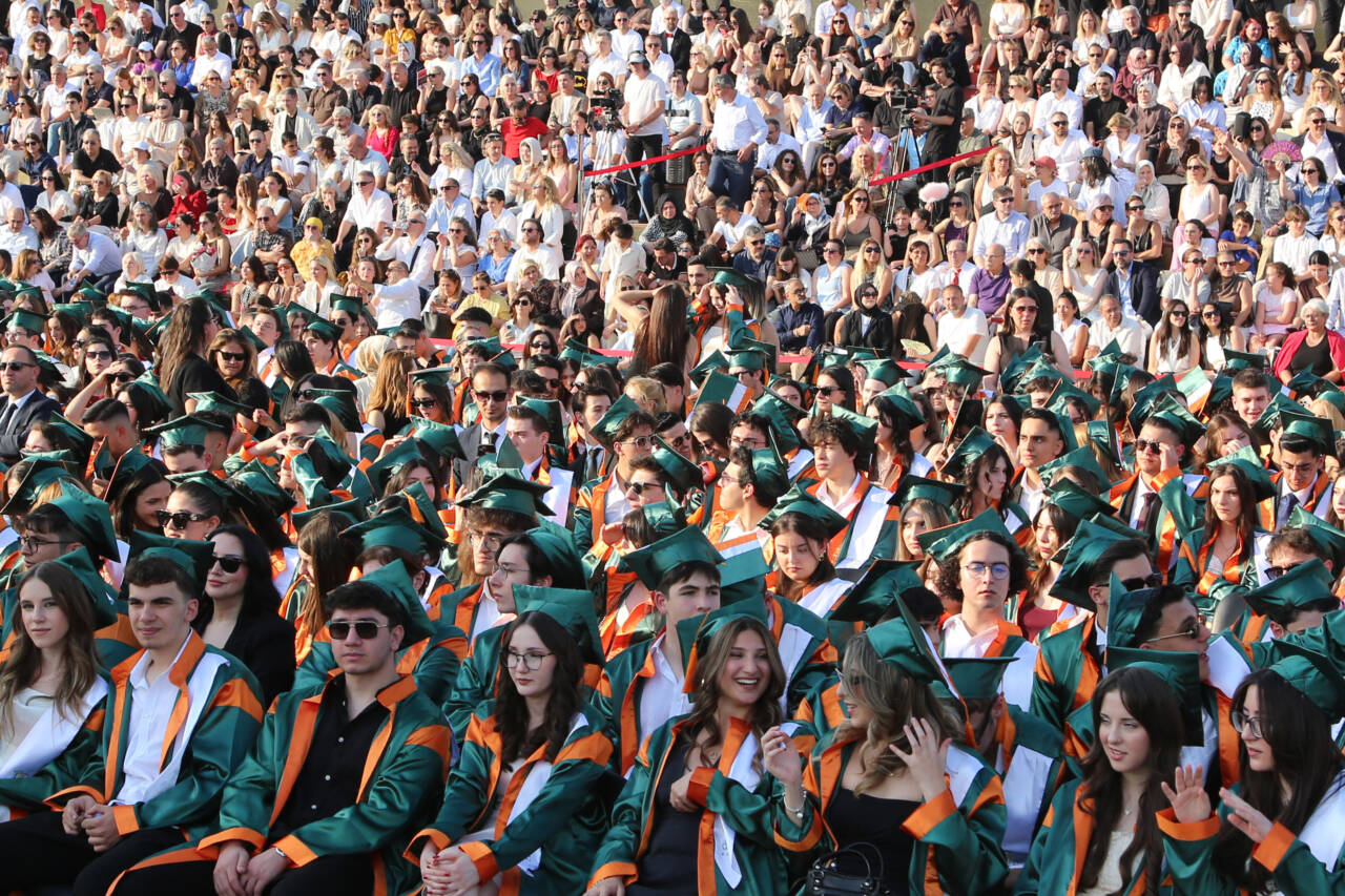 Bursa Doğa Koleji'nde mezuniyet gururu