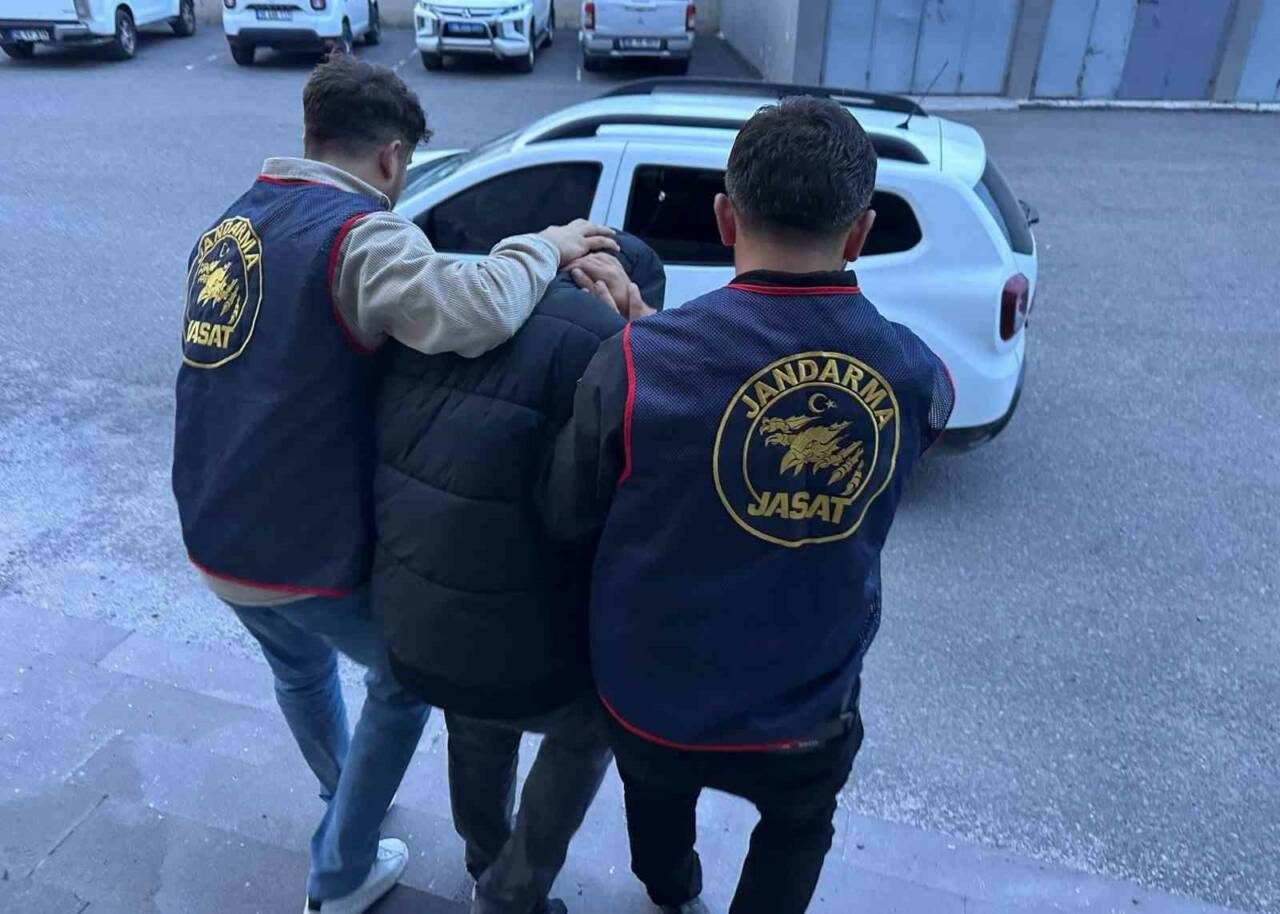 42 yil hapis cezali firari yakalandi 16a6e3edcb6b