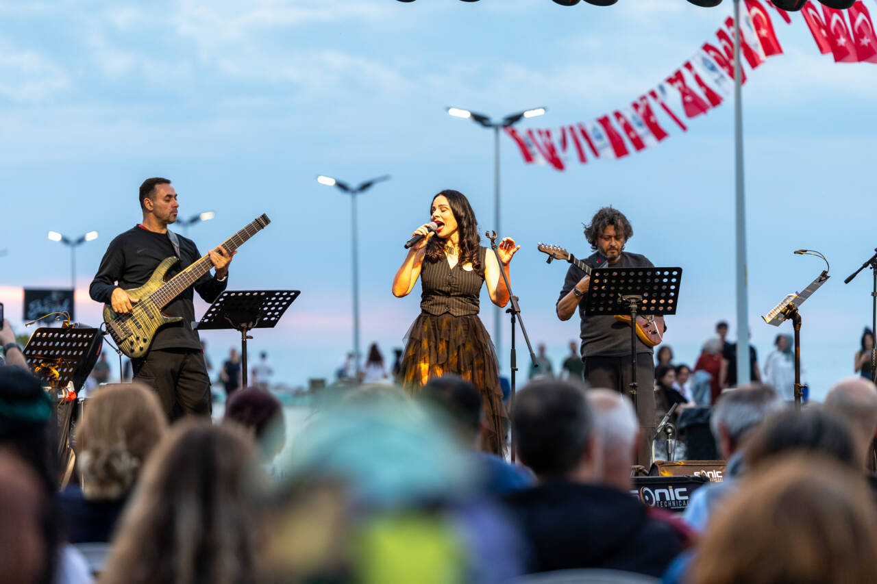 BASIN BÜLTENİ- GÖRÜNTÜLÜ-ZEYTİNİN EVİNDE FESTİVAL COŞKUSU