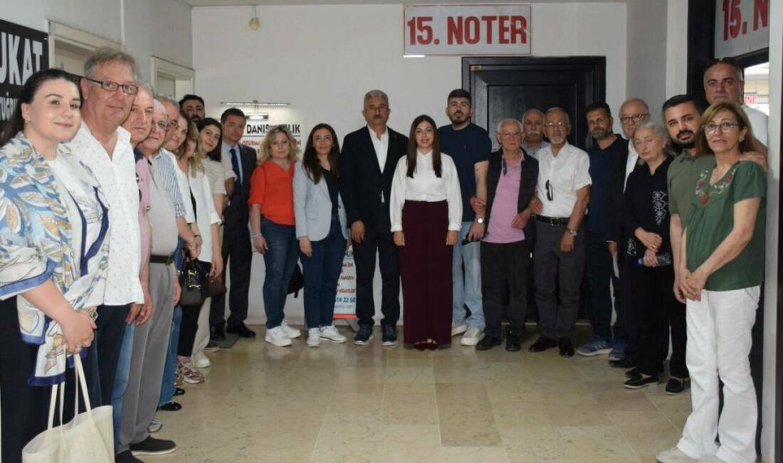 Olay Gazetesi Yazarı Ahmet Emin Yılmaz, CHP'de olağanüstü kurultay için