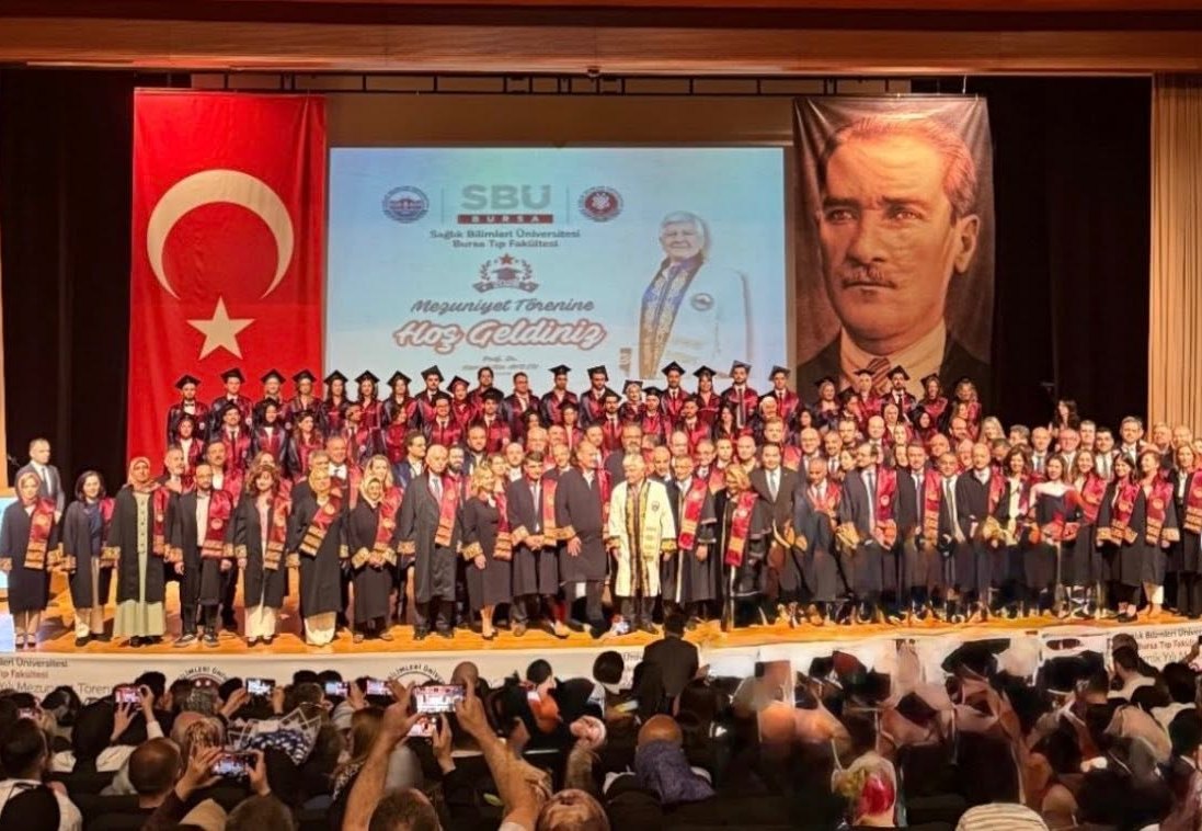 6 yazi icin 6 yil once 62 ogrenciyle baslayan sbu bursa tip ilk mezunlarini verdi37547nrzp3d