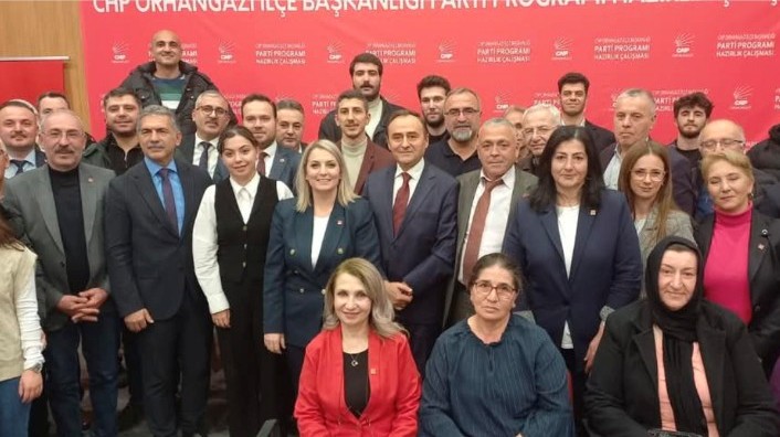 Dijital ortamın etkisi: Gençler yalnızlaştı, kuşaklar arası deneyim paylaşımı azaldı! 12 6 yazi icin chp orhangazi ilce baskani berna il demokrasi nobetinde babasinin vefat haberini aldi37359phvhpu