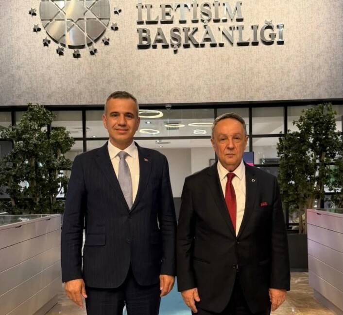 İletişim Başkanlığı’nda Bursa buluşması Olay Gazetesi Yazarı Ahmet Emin Yılmaz, Cumhurbaşkanlığı İletişim Başkanlığı'nda gerçekleşen
